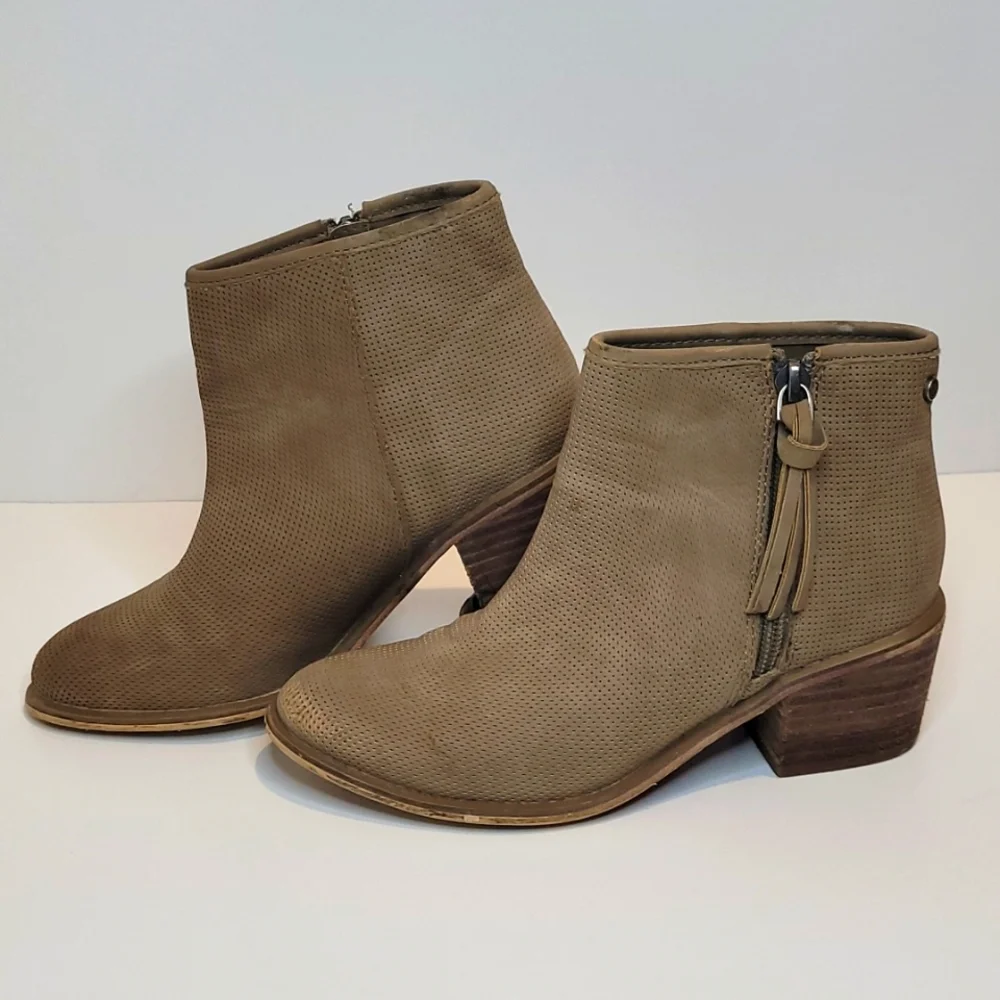 Treasure & Bond zip up ankle boots girls size 2M tan 22049699 - Picture 1 of 9